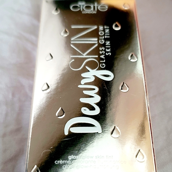 NEW! CIATÉ LONDON Dewy Skin Tint in 020 30 ml - Picture 6 of 7